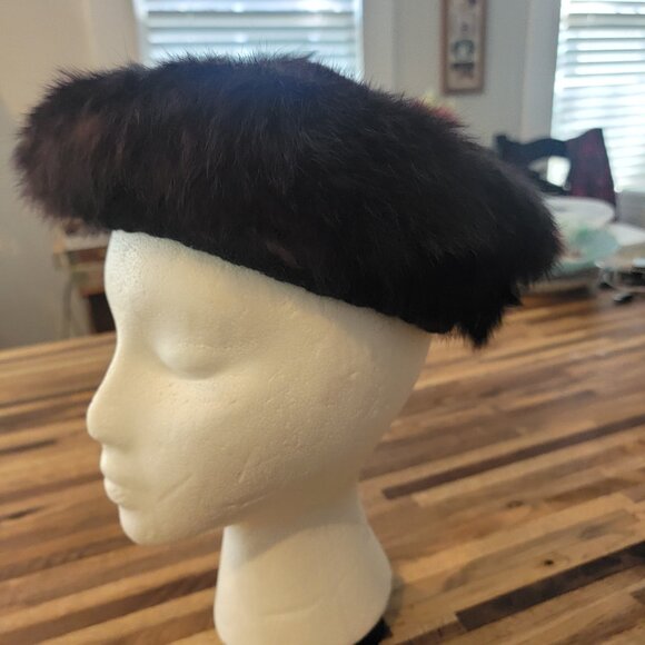 Vintage Ladies Mahogany Brown Real Fur Beret/Hat - Picture 5 of 13